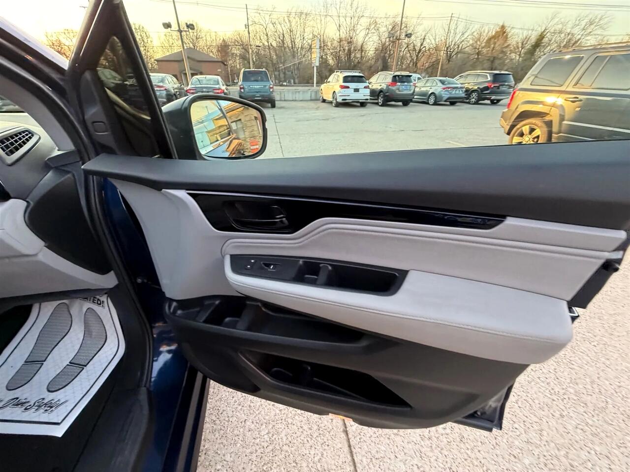 Honda Odyssey Touring Auto 2023