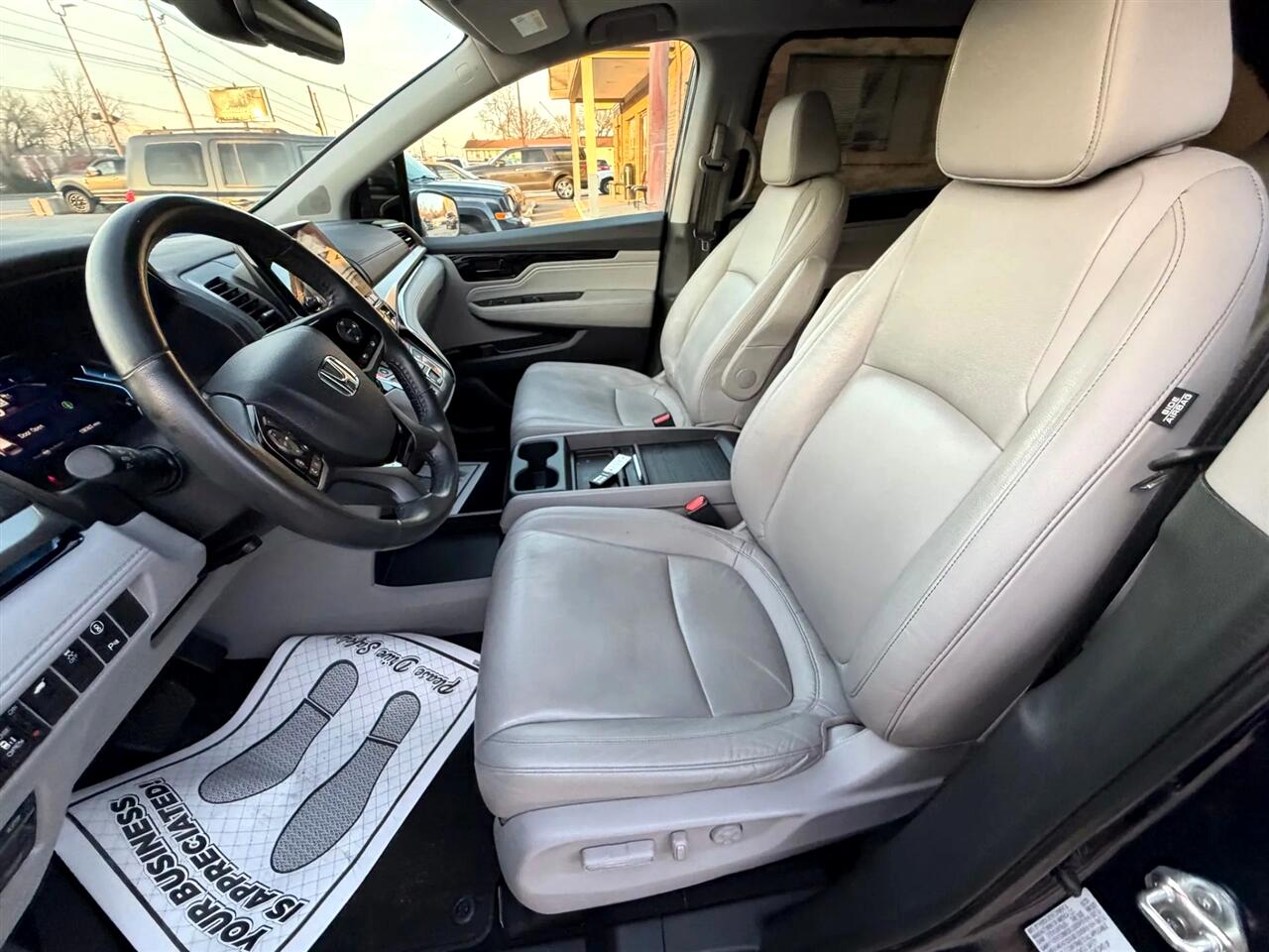 Honda Odyssey Touring Auto 2023