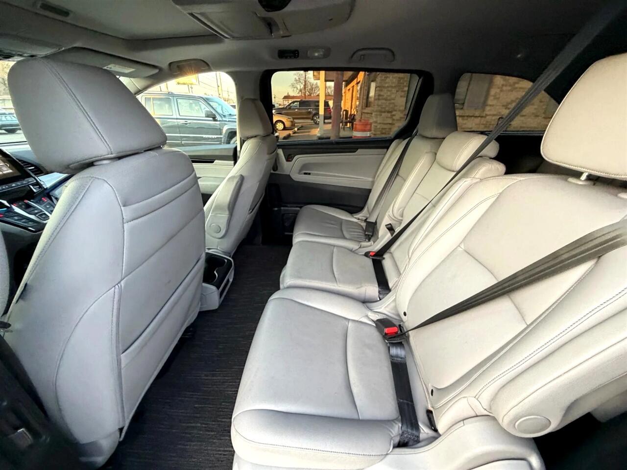 Honda Odyssey Touring Auto 2023