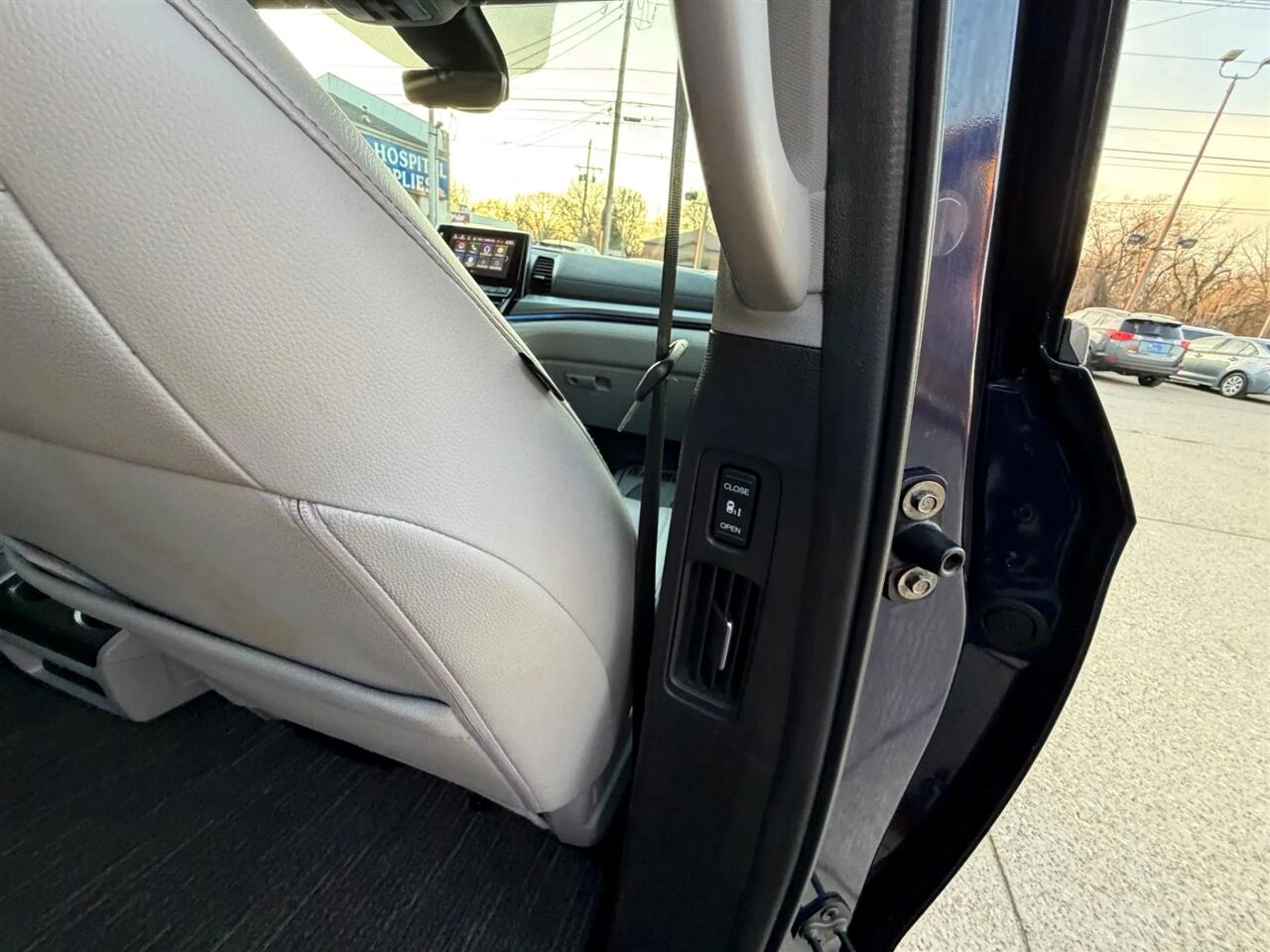 Honda Odyssey Touring Auto 2023