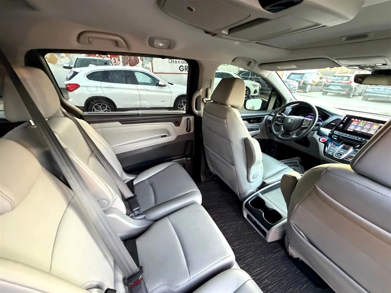 Honda Odyssey Touring Auto 2023