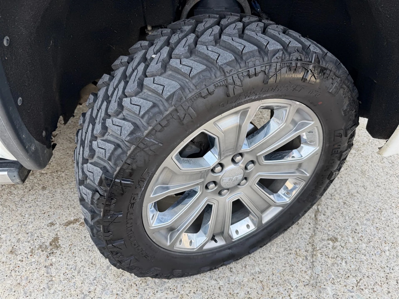 GMC Sierra 1500 4WD Crew Cab 143.5" Denali 2018