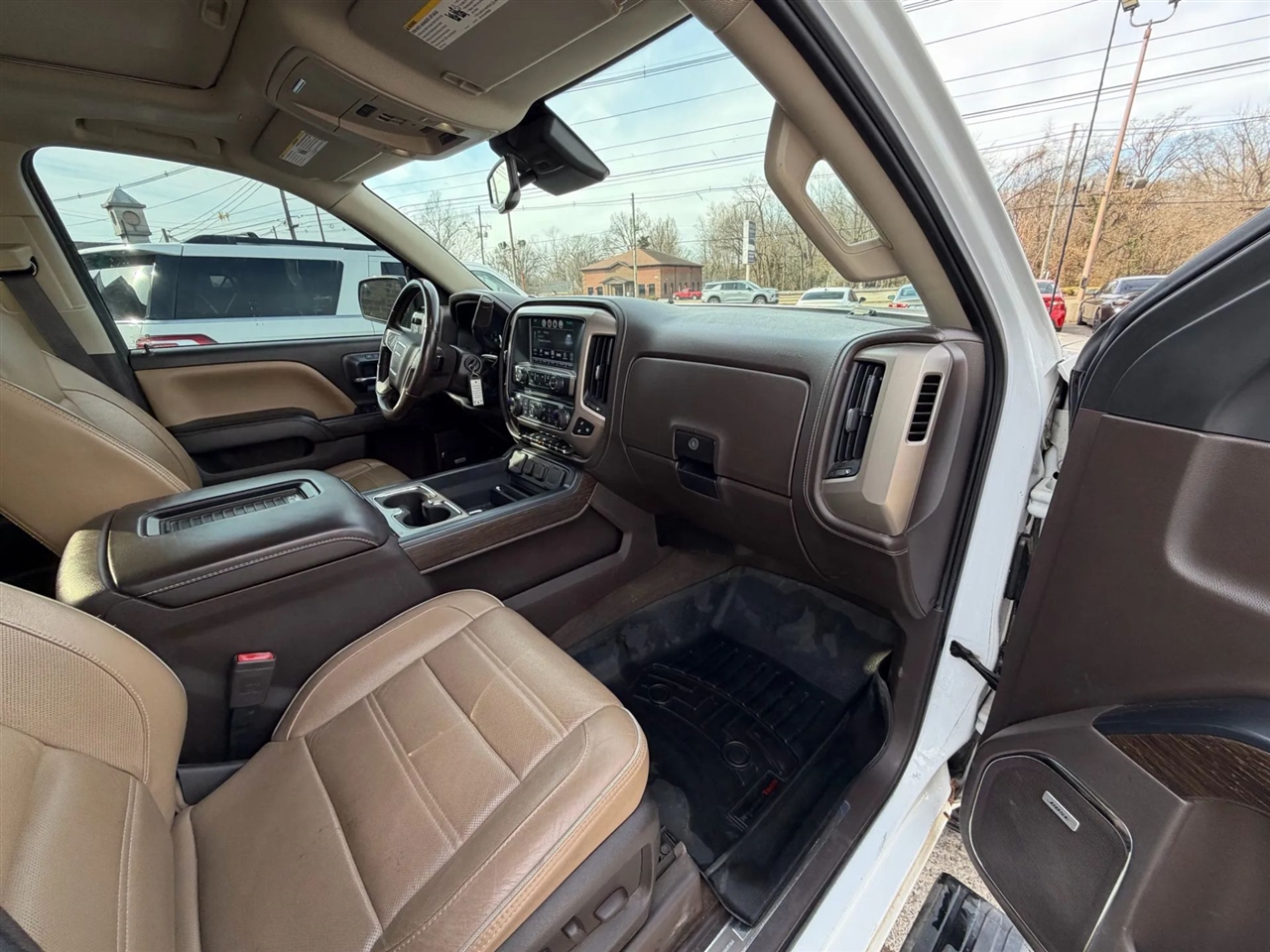 GMC Sierra 1500 4WD Crew Cab 143.5" Denali 2018