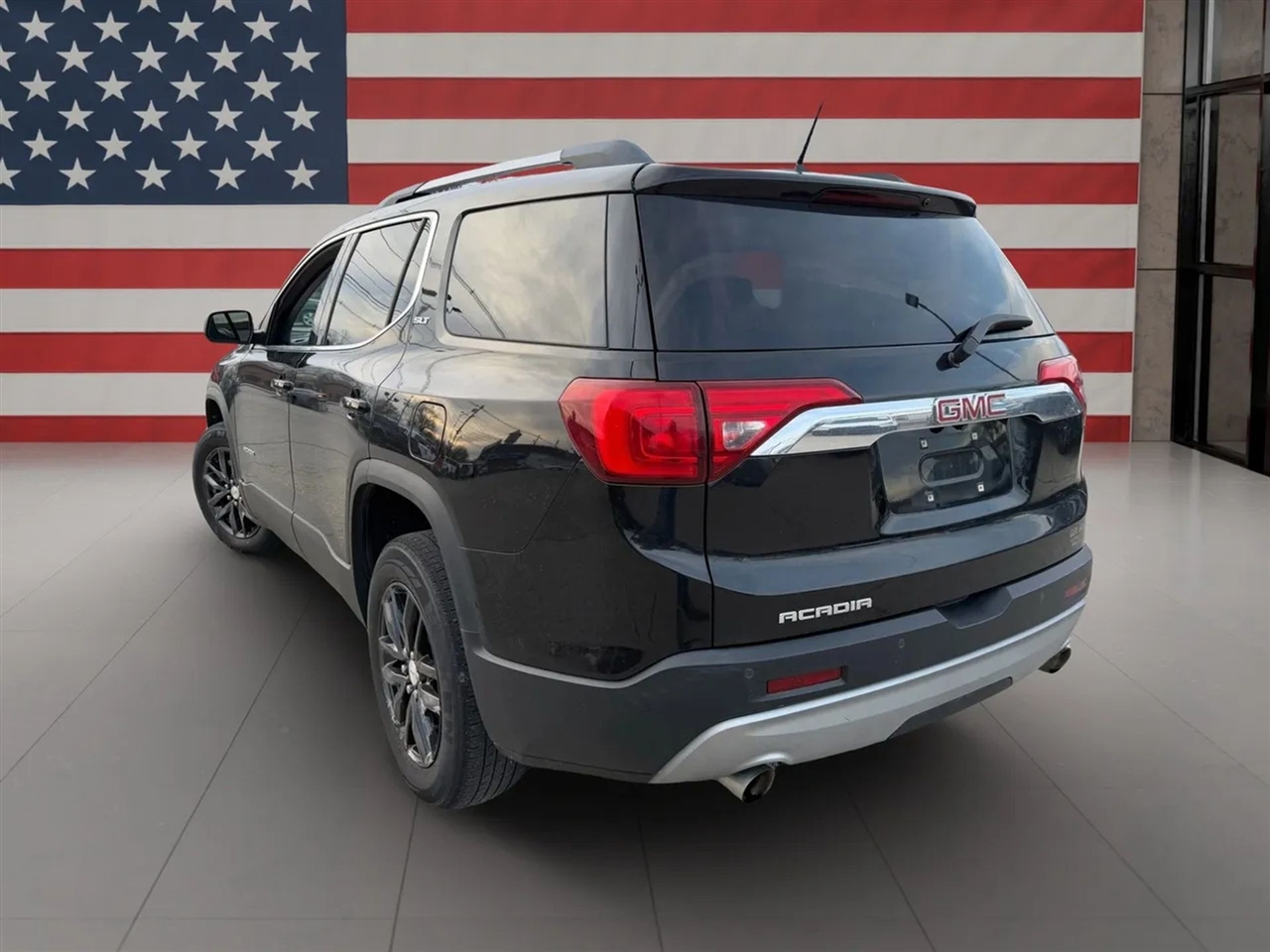 GMC Acadia FWD 4dr SLT w/SLT-1 2017