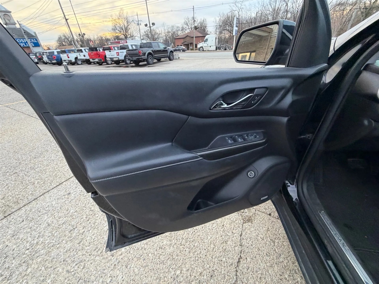 GMC Acadia FWD 4dr SLT w/SLT-1 2017