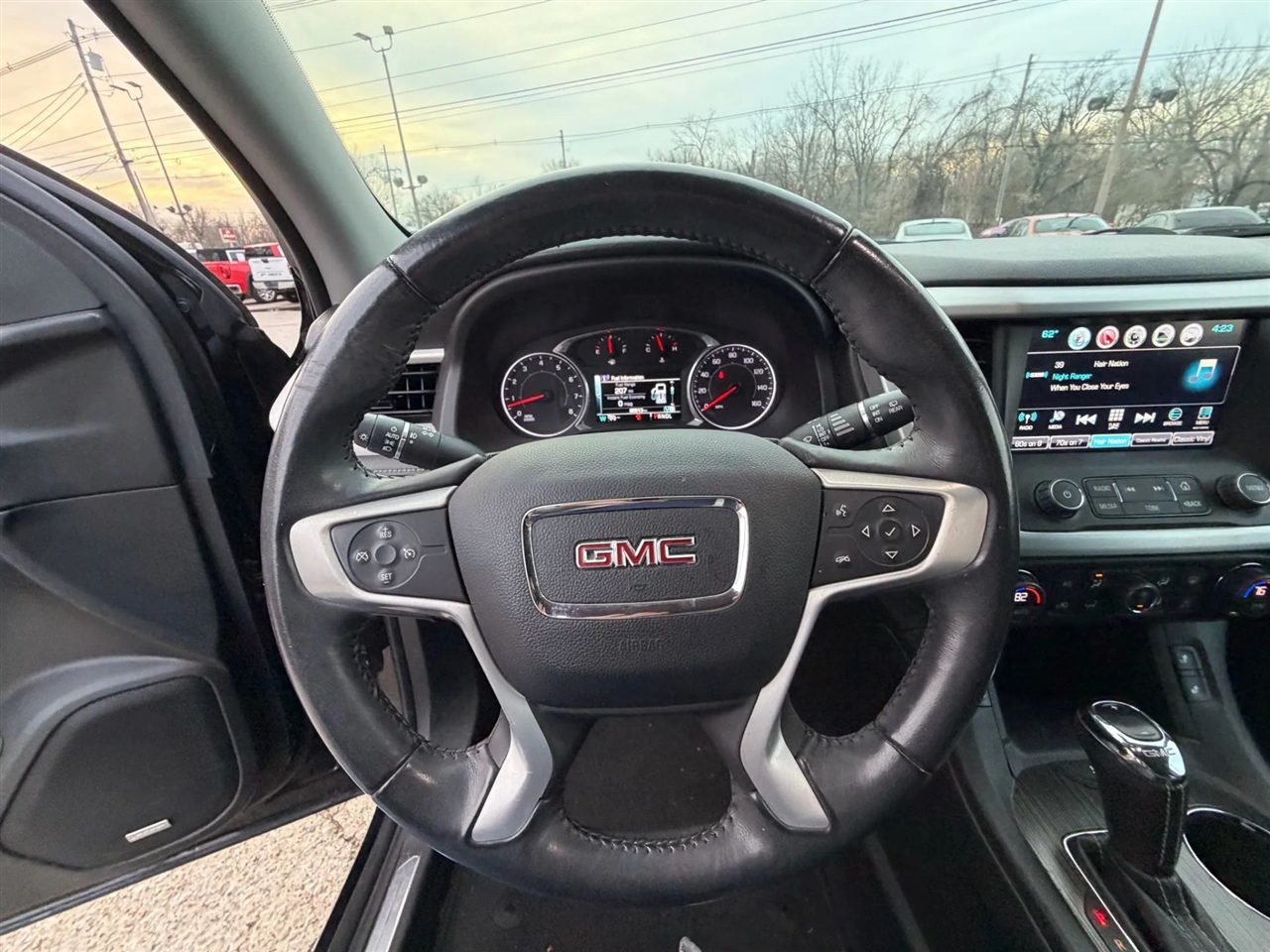 GMC Acadia FWD 4dr SLT w/SLT-1 2017