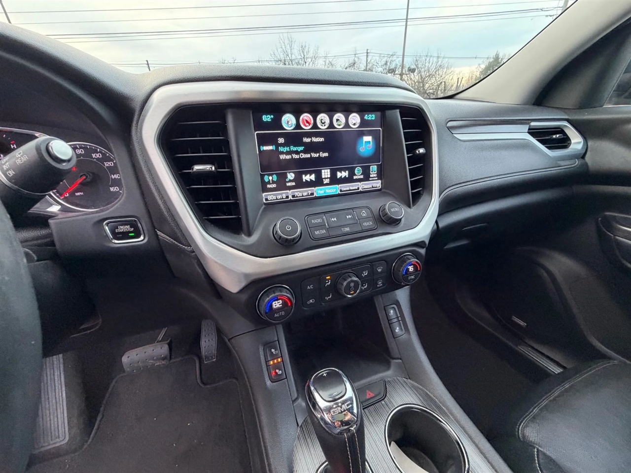 GMC Acadia FWD 4dr SLT w/SLT-1 2017