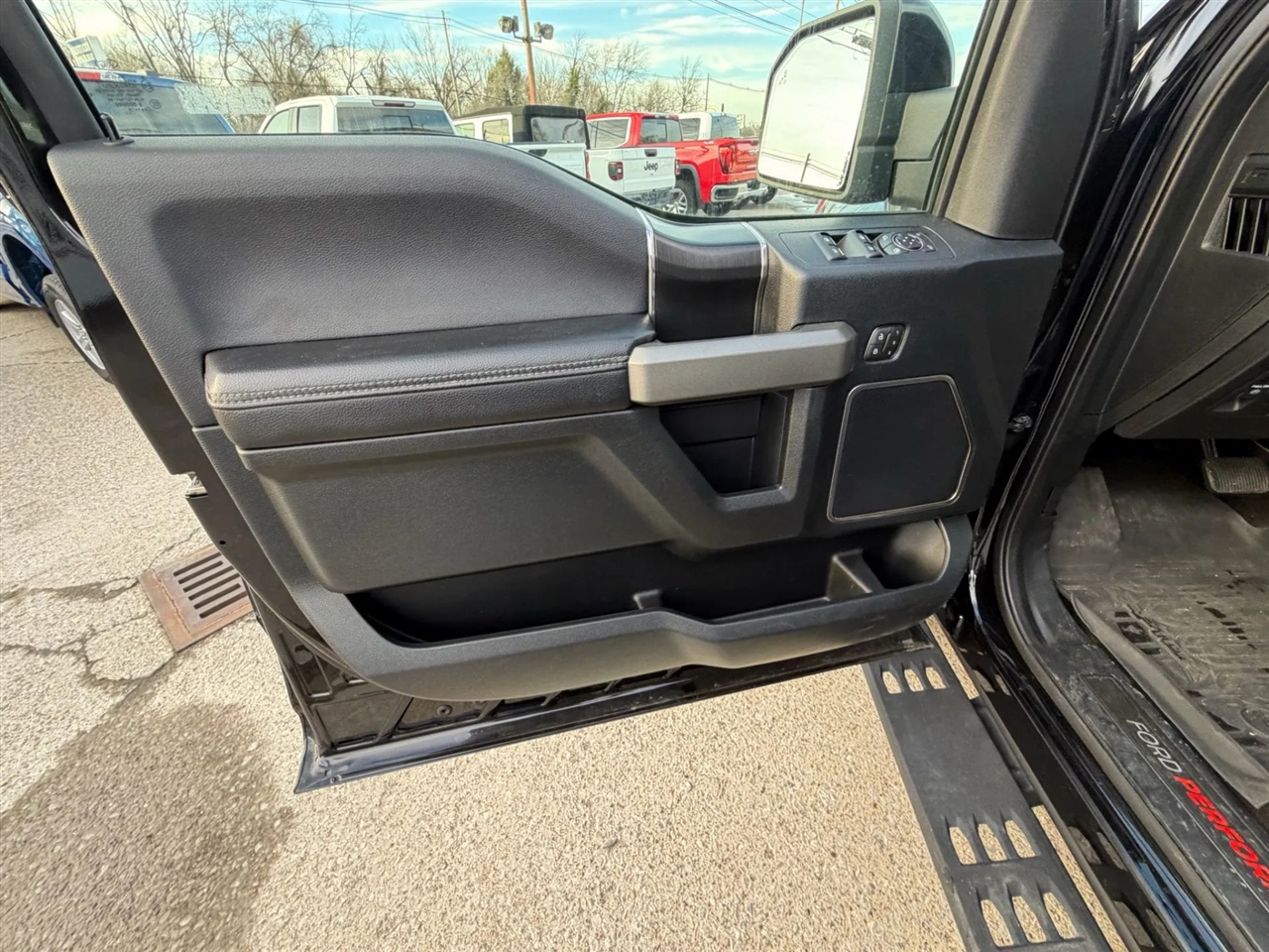 Ford F-150 Raptor 4WD SuperCrew 5.5' Box 2019