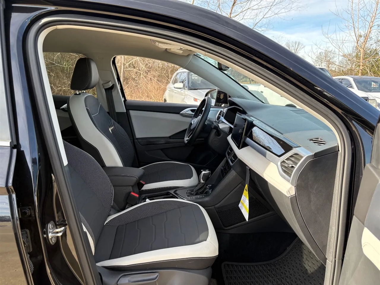 Volkswagen Taos SE FWD 2025