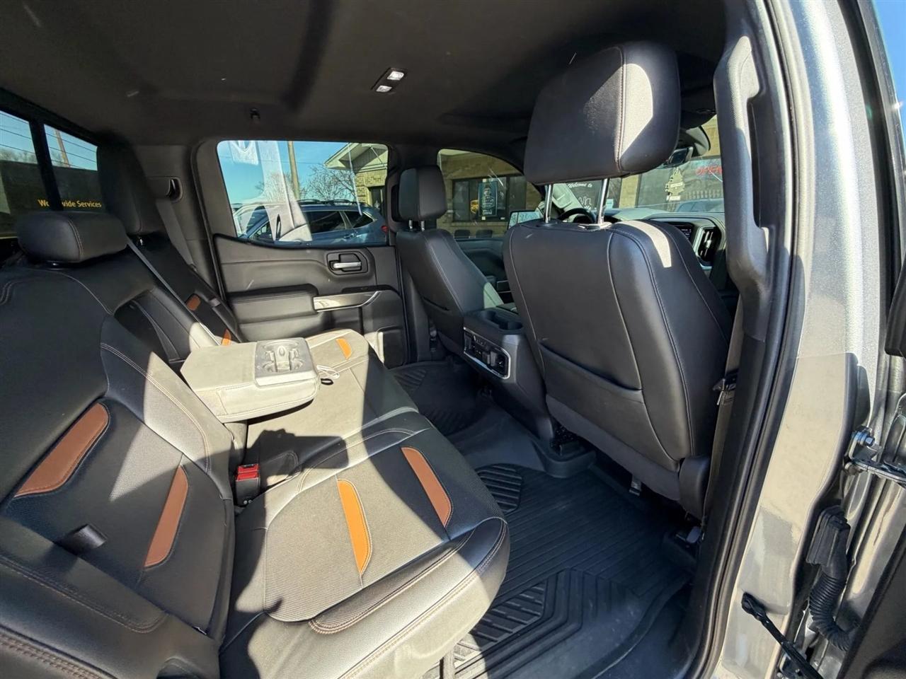 GMC Sierra 1500 4WD Crew Cab 147" AT4 2020