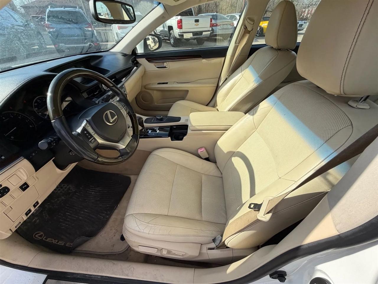 Lexus ES 350 4dr Sdn 2013