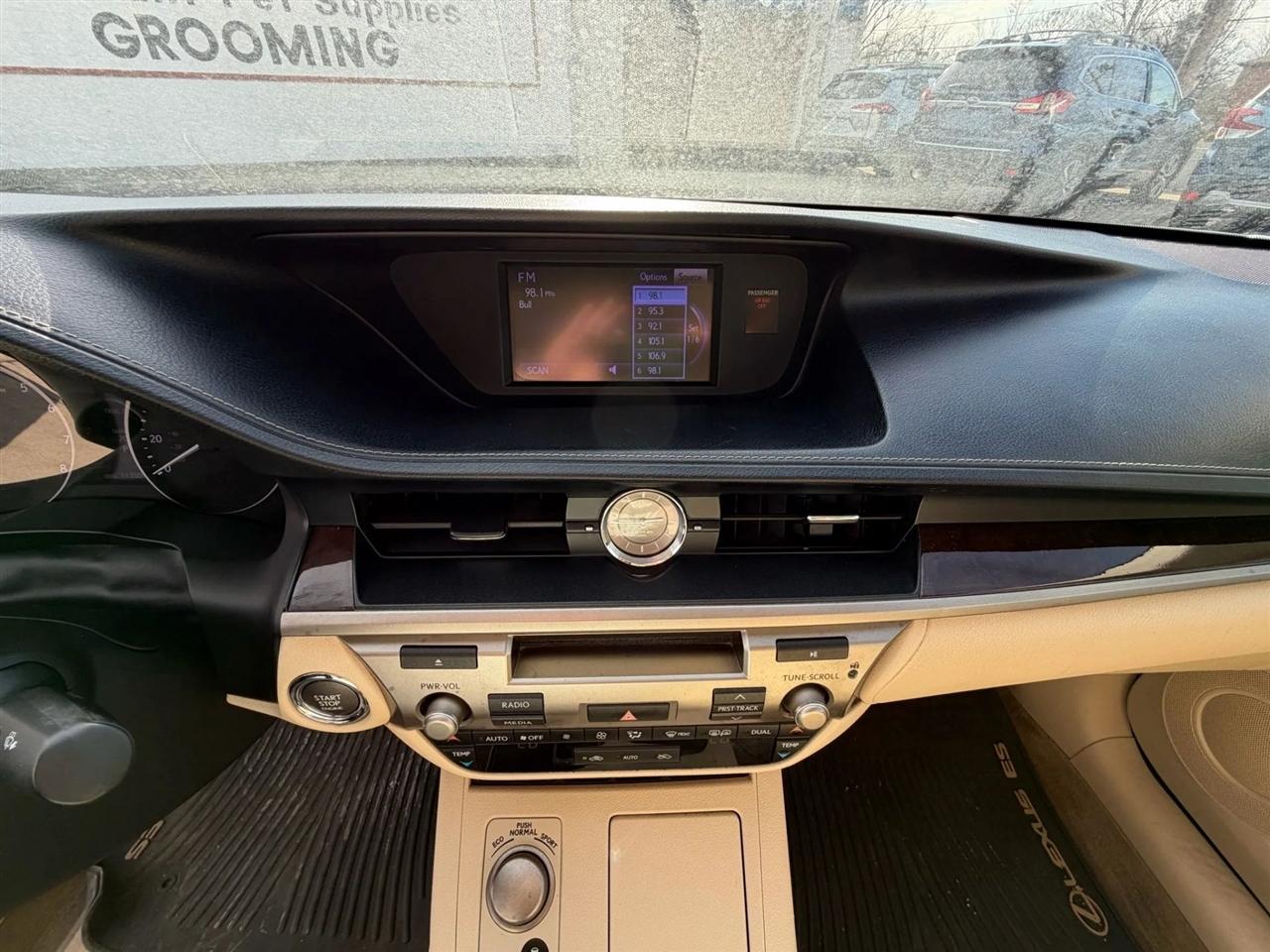 Lexus ES 350 4dr Sdn 2013