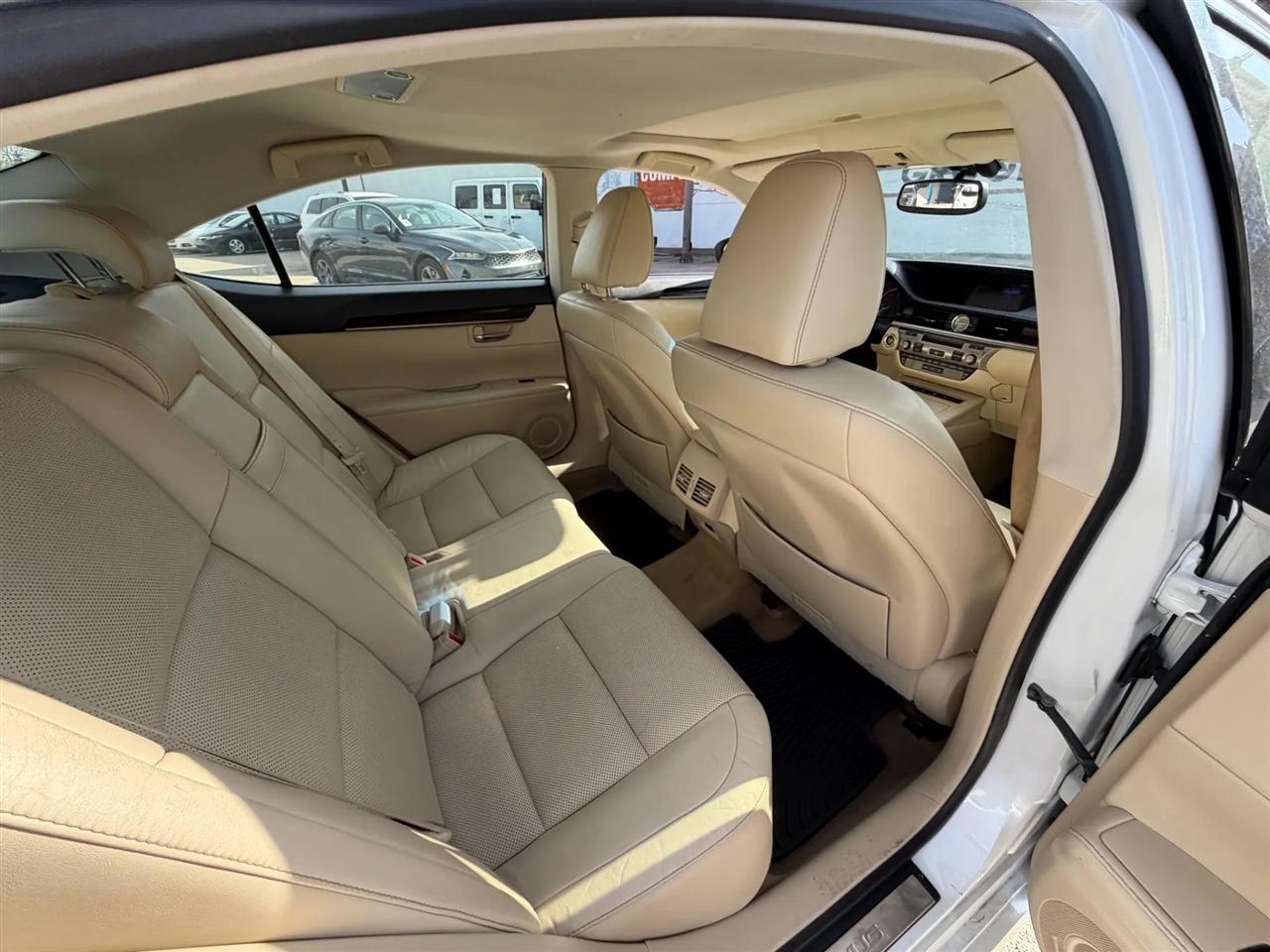 Lexus ES 350 4dr Sdn 2013