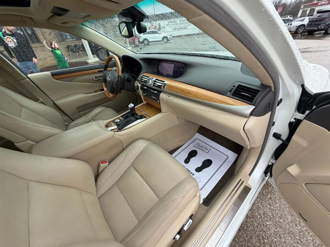 Lexus LS 460 4dr Sdn RWD 2014