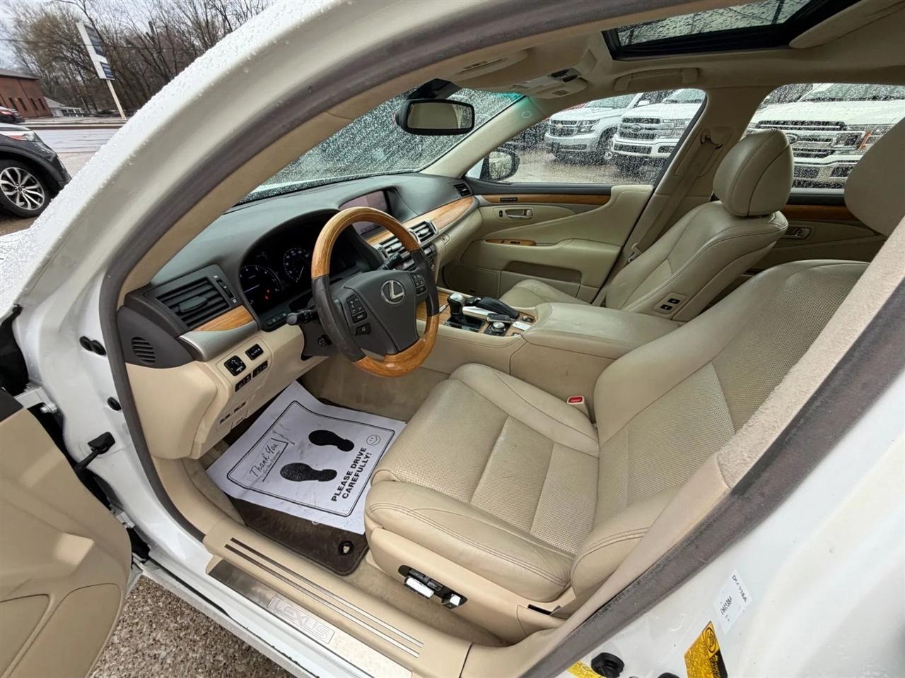 Lexus LS 460 4dr Sdn RWD 2014