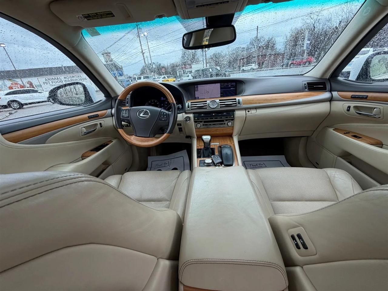 Lexus LS 460 4dr Sdn RWD 2014