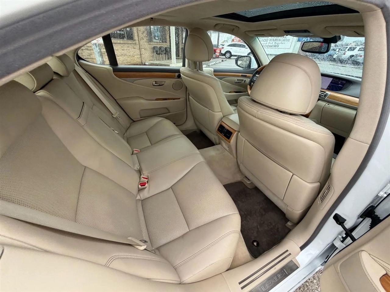 Lexus LS 460 4dr Sdn RWD 2014