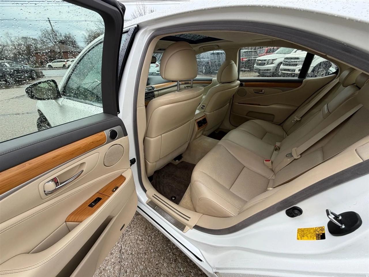 Lexus LS 460 4dr Sdn RWD 2014