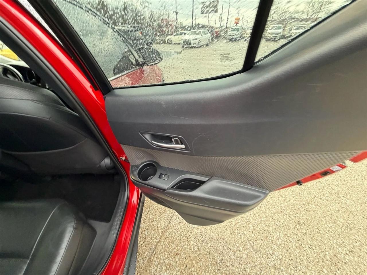 Toyota C-HR Nightshade FWD (Natl) 2021