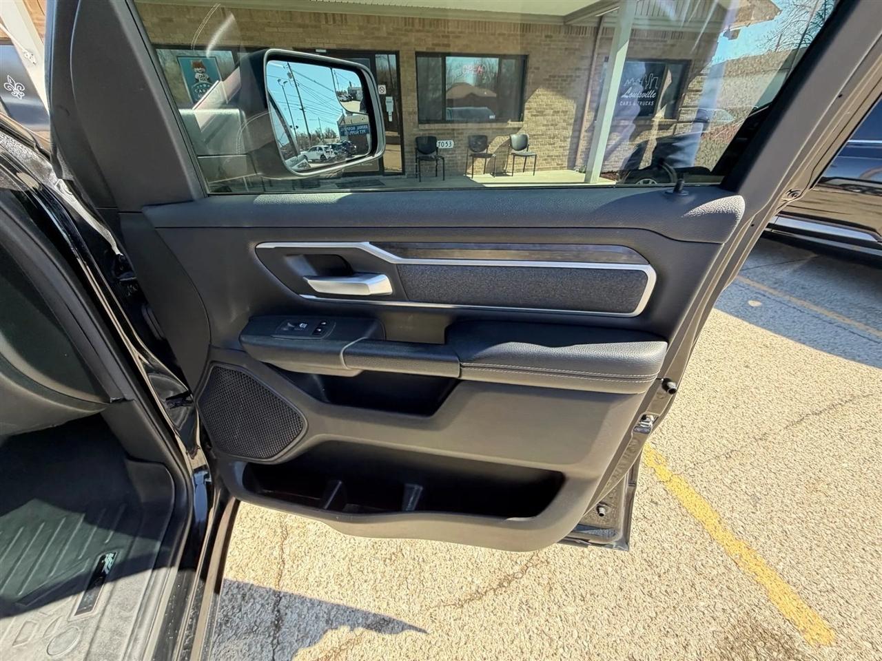 RAM 1500 Big Horn/Lone Star 4x4 Crew Cab 5'7" Box 2019