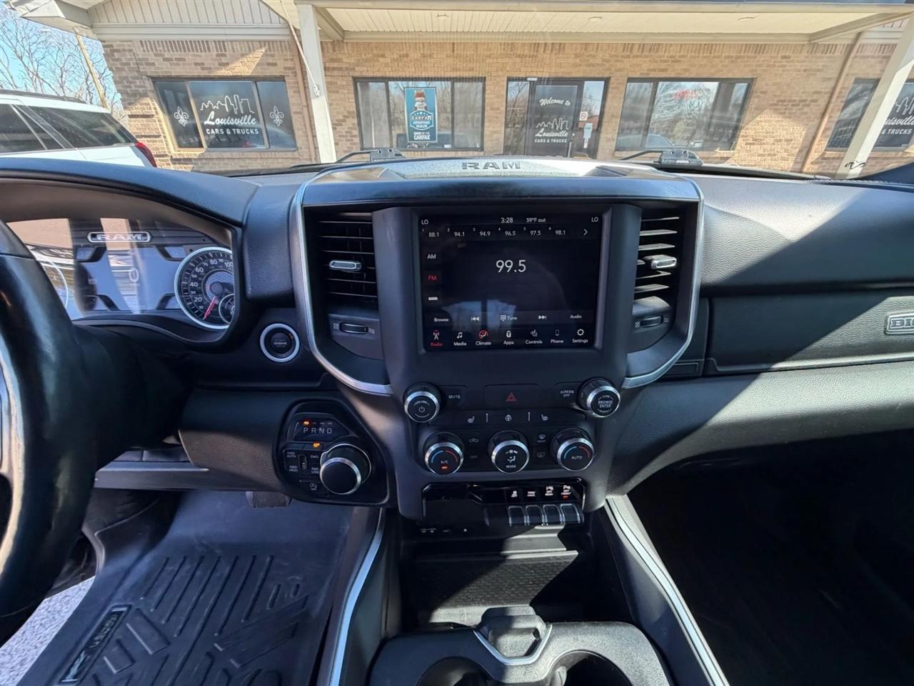 RAM 1500 Big Horn/Lone Star 4x4 Crew Cab 5'7" Box 2019