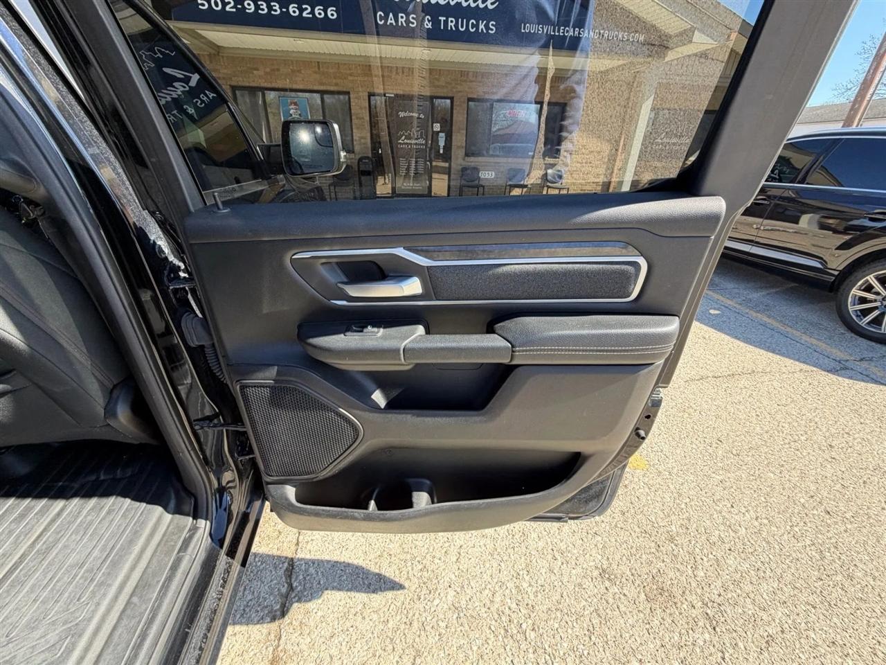 RAM 1500 Big Horn/Lone Star 4x4 Crew Cab 5'7" Box 2019