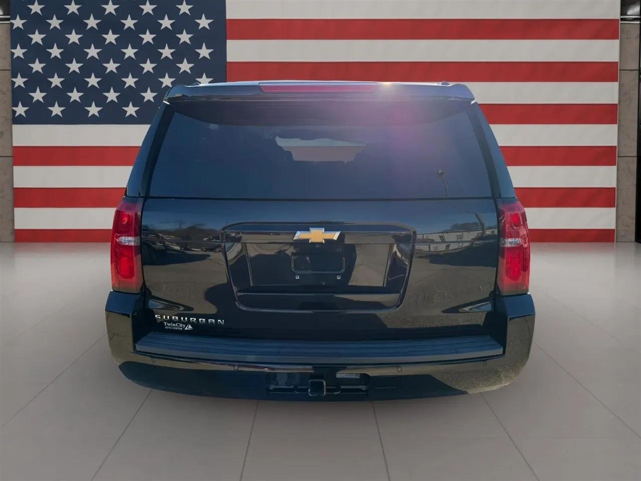 Chevrolet Suburban 4WD 4dr 1500 LT 2019