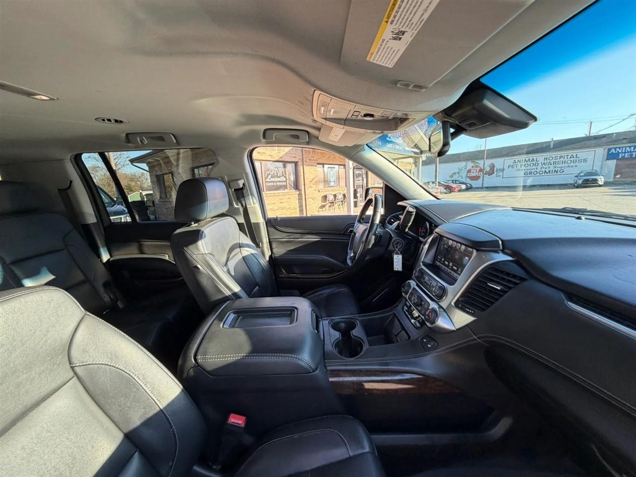 Chevrolet Suburban 4WD 4dr 1500 LT 2019