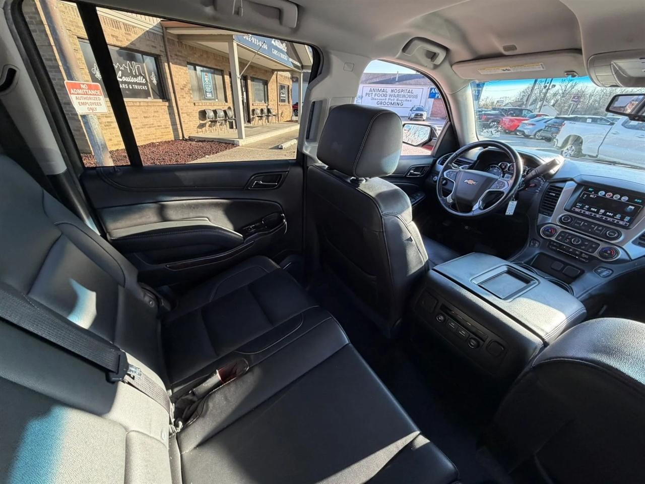 Chevrolet Suburban 4WD 4dr 1500 LT 2019