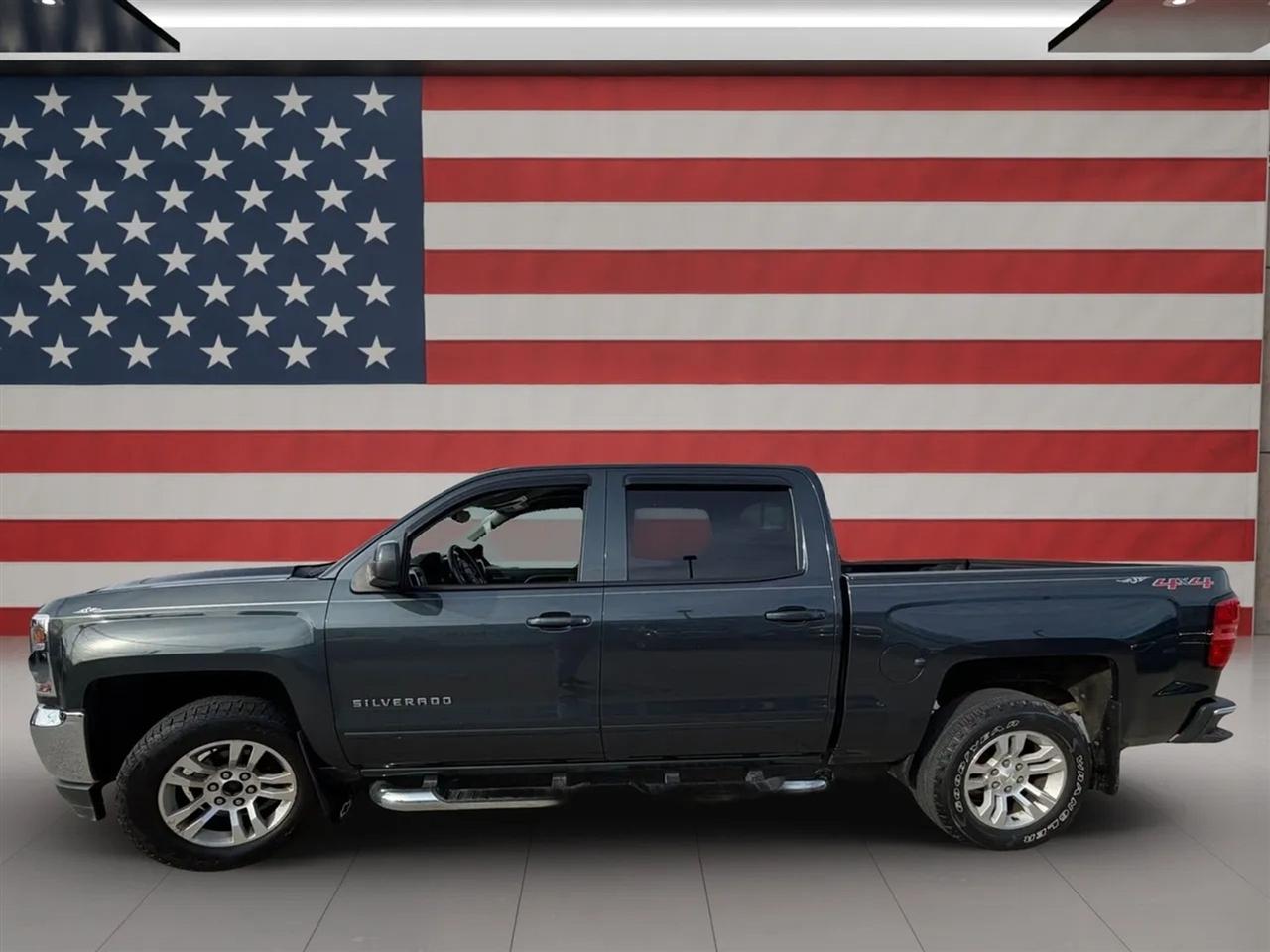 Chevrolet Silverado 1500 4WD Crew Cab 143.5" LT w/1LT 2017