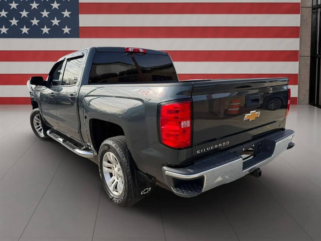 Chevrolet Silverado 1500 4WD Crew Cab 143.5" LT w/1LT 2017