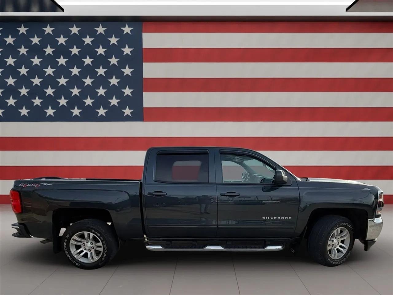 Chevrolet Silverado 1500 4WD Crew Cab 143.5" LT w/1LT 2017