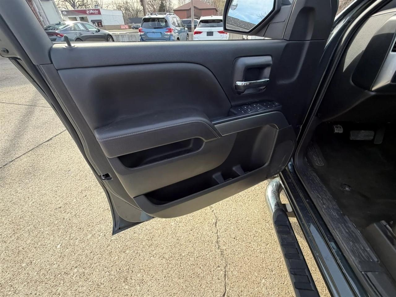 Chevrolet Silverado 1500 4WD Crew Cab 143.5" LT w/1LT 2017