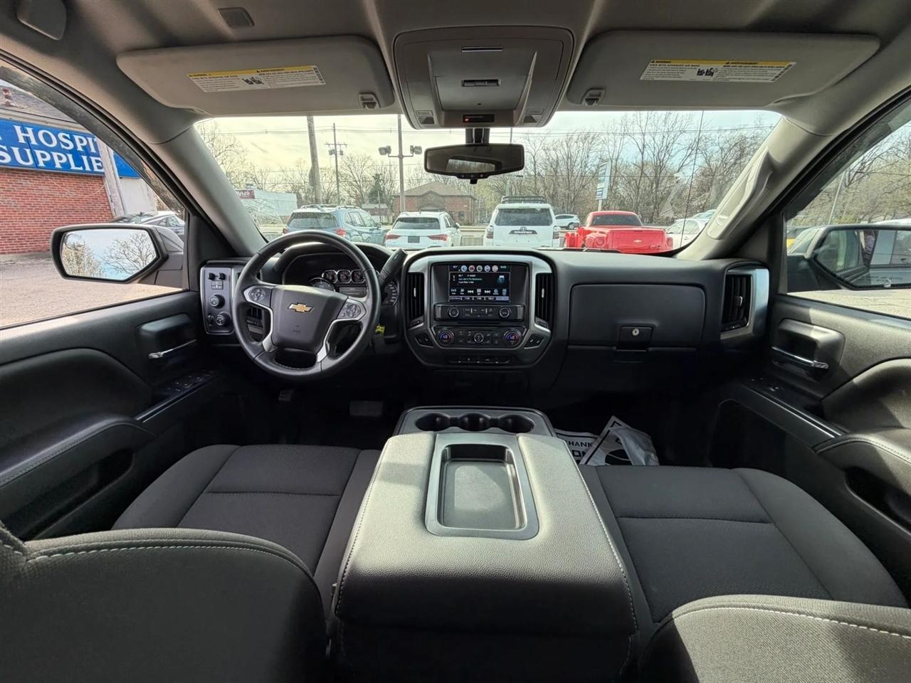 Chevrolet Silverado 1500 4WD Crew Cab 143.5" LT w/1LT 2017