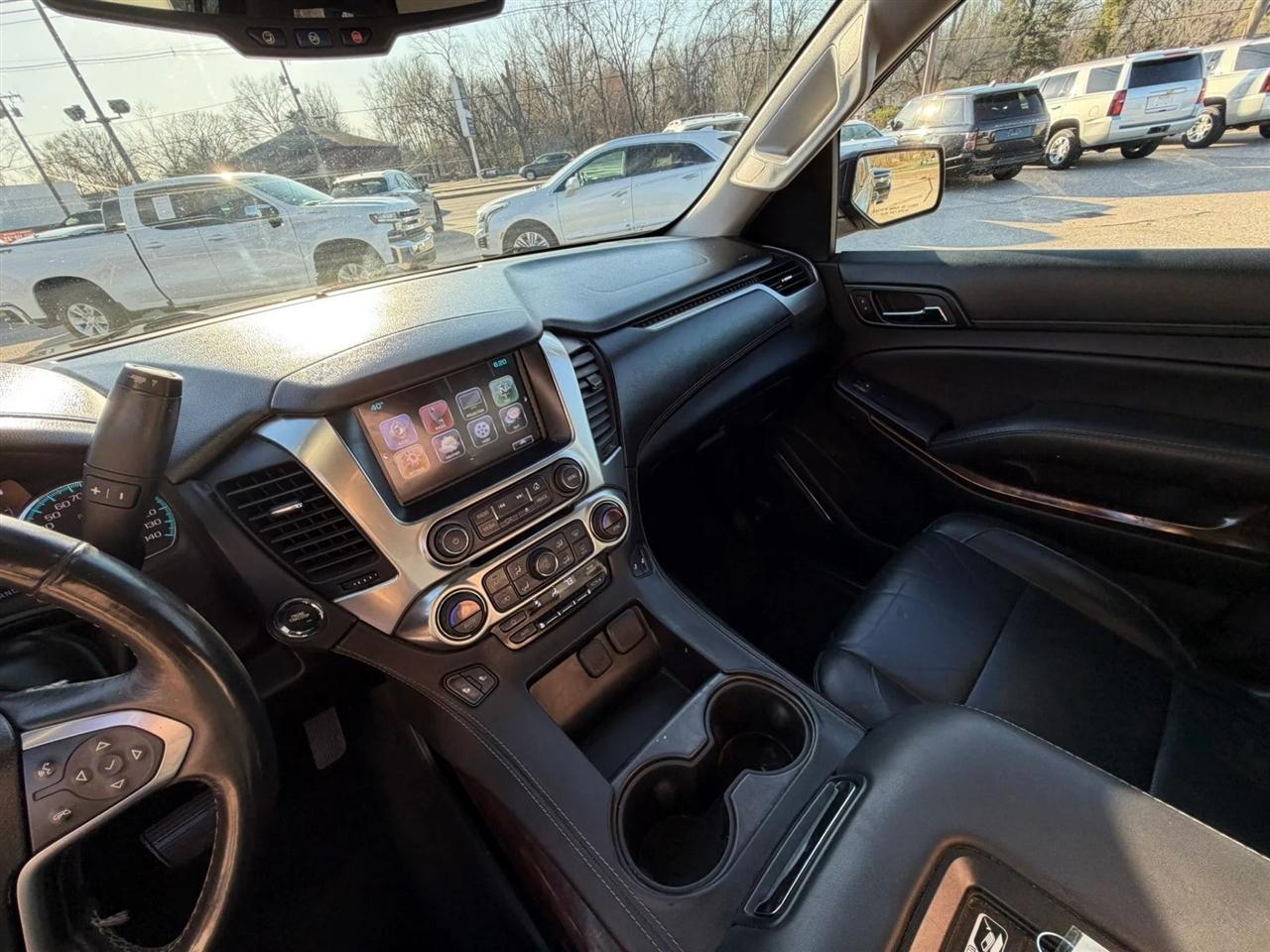 Chevrolet Suburban LT 2017