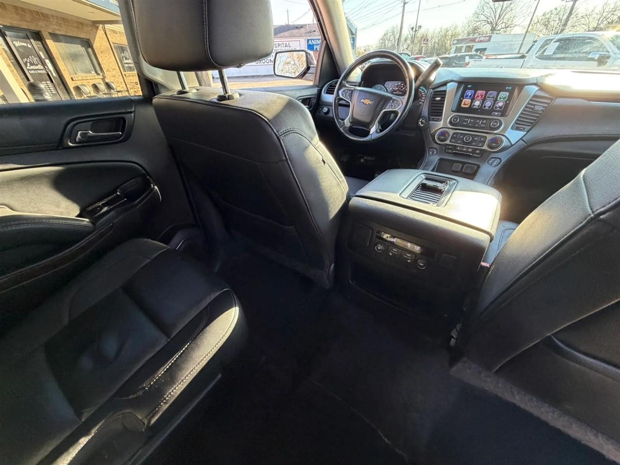 Chevrolet Suburban LT 2017