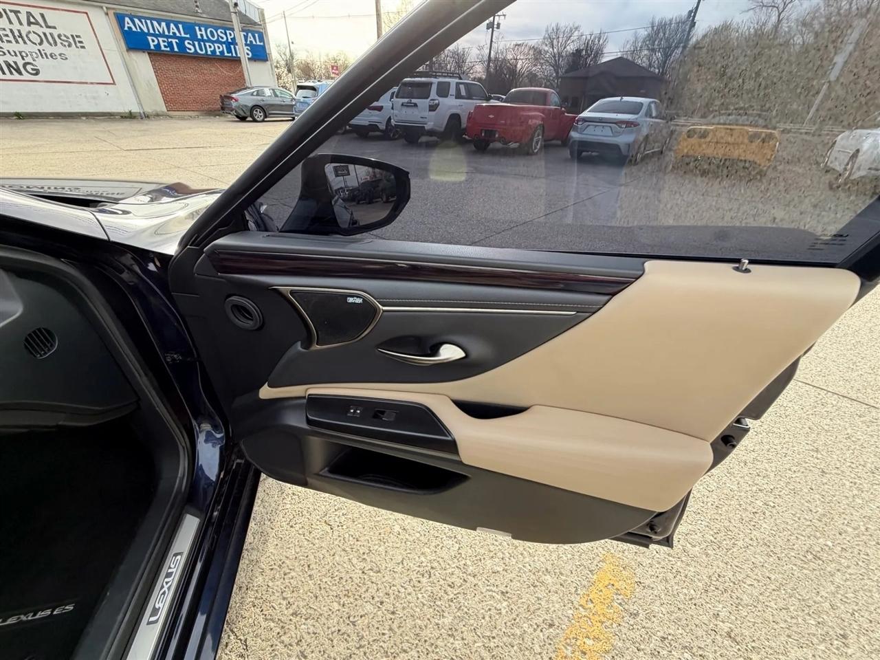 Lexus ES ES 350 Luxury FWD 2020