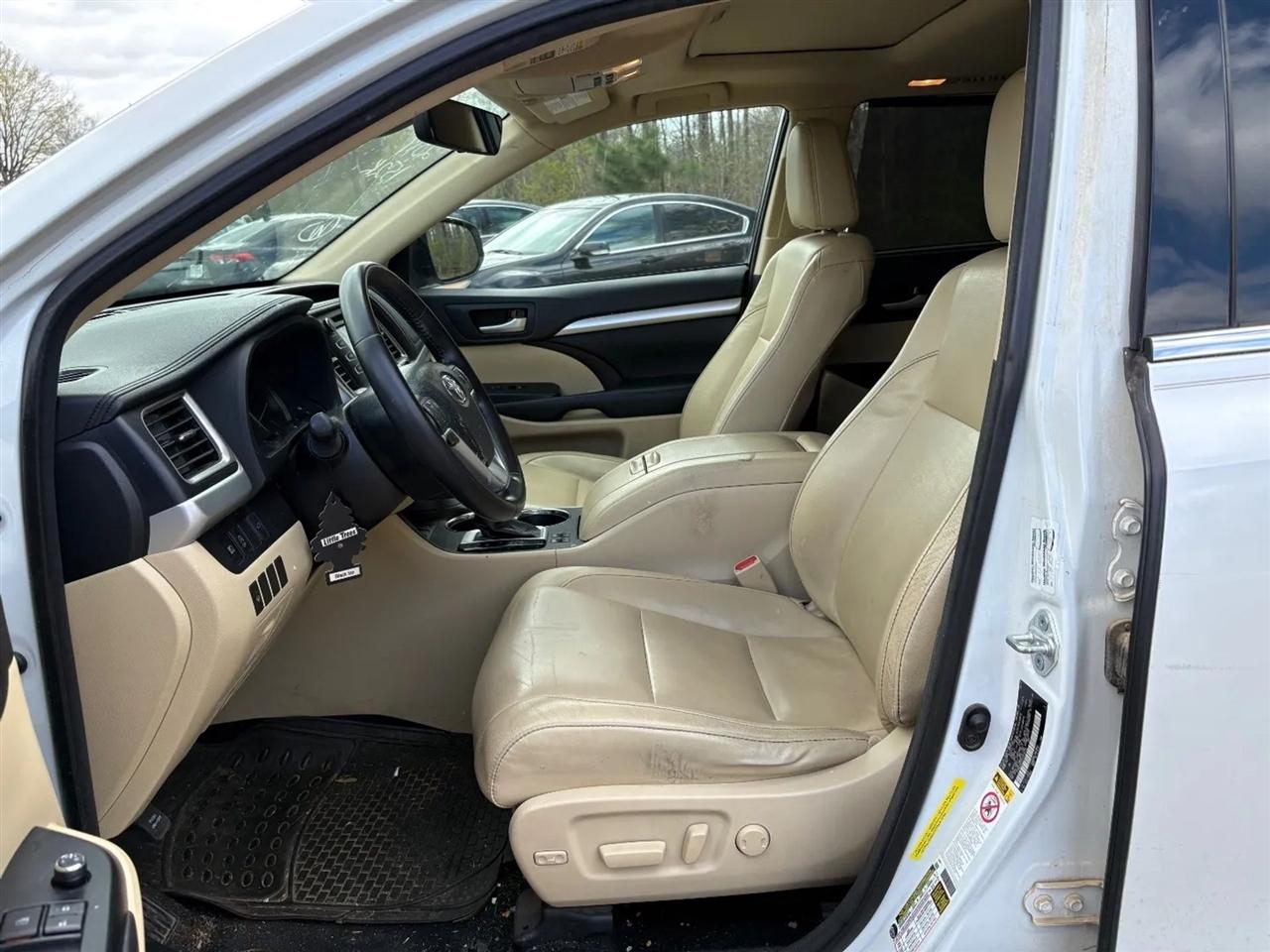 Toyota Highlander XLE V6 FWD (Natl) 2017