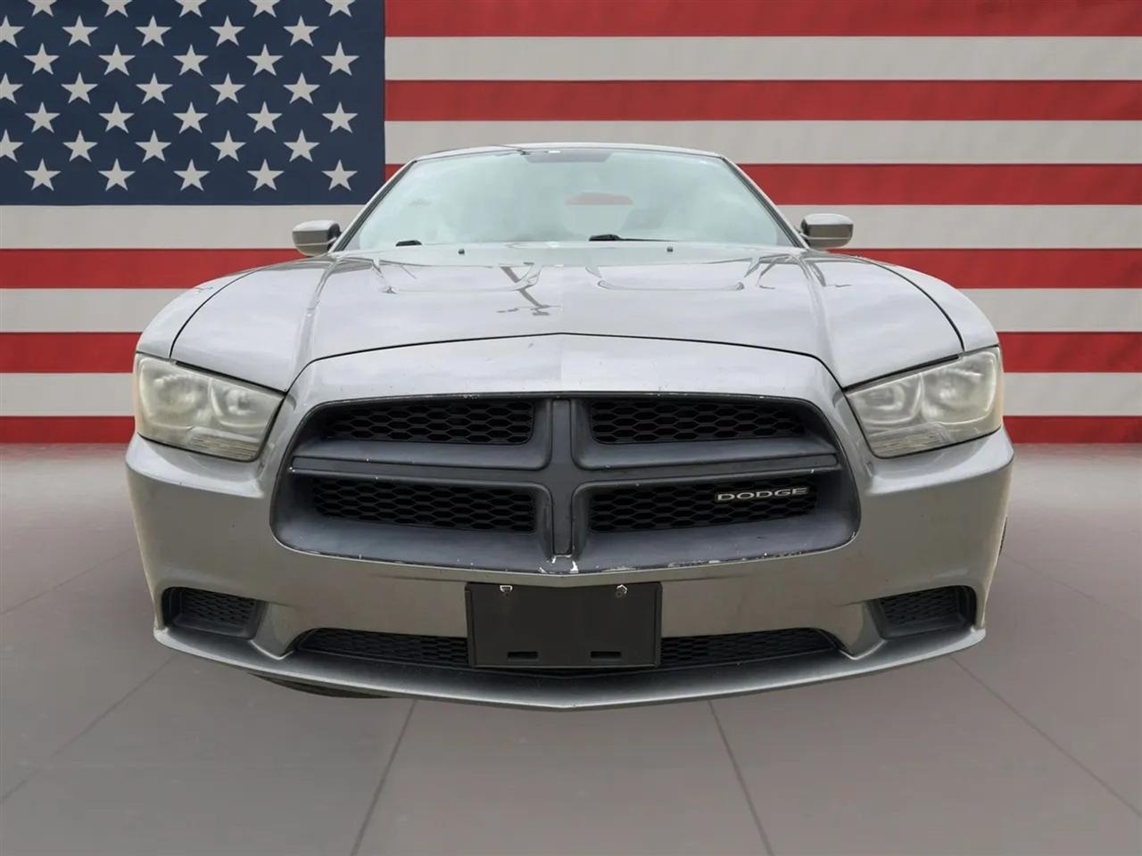 Dodge Charger 4dr Sdn SE RWD 2011