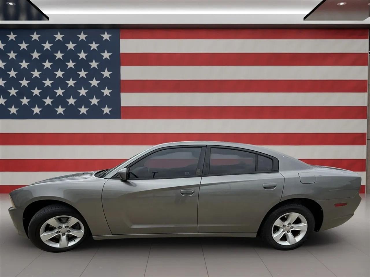 Dodge Charger 4dr Sdn SE RWD 2011