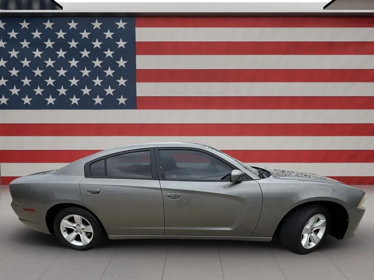 Dodge Charger 4dr Sdn SE RWD 2011
