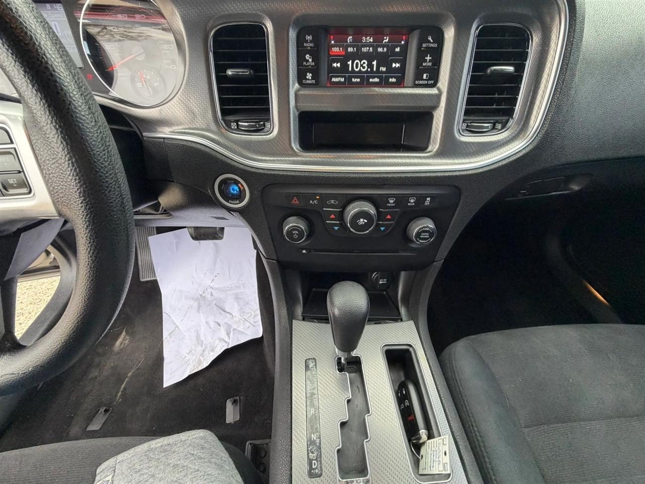 Dodge Charger 4dr Sdn SE RWD 2011