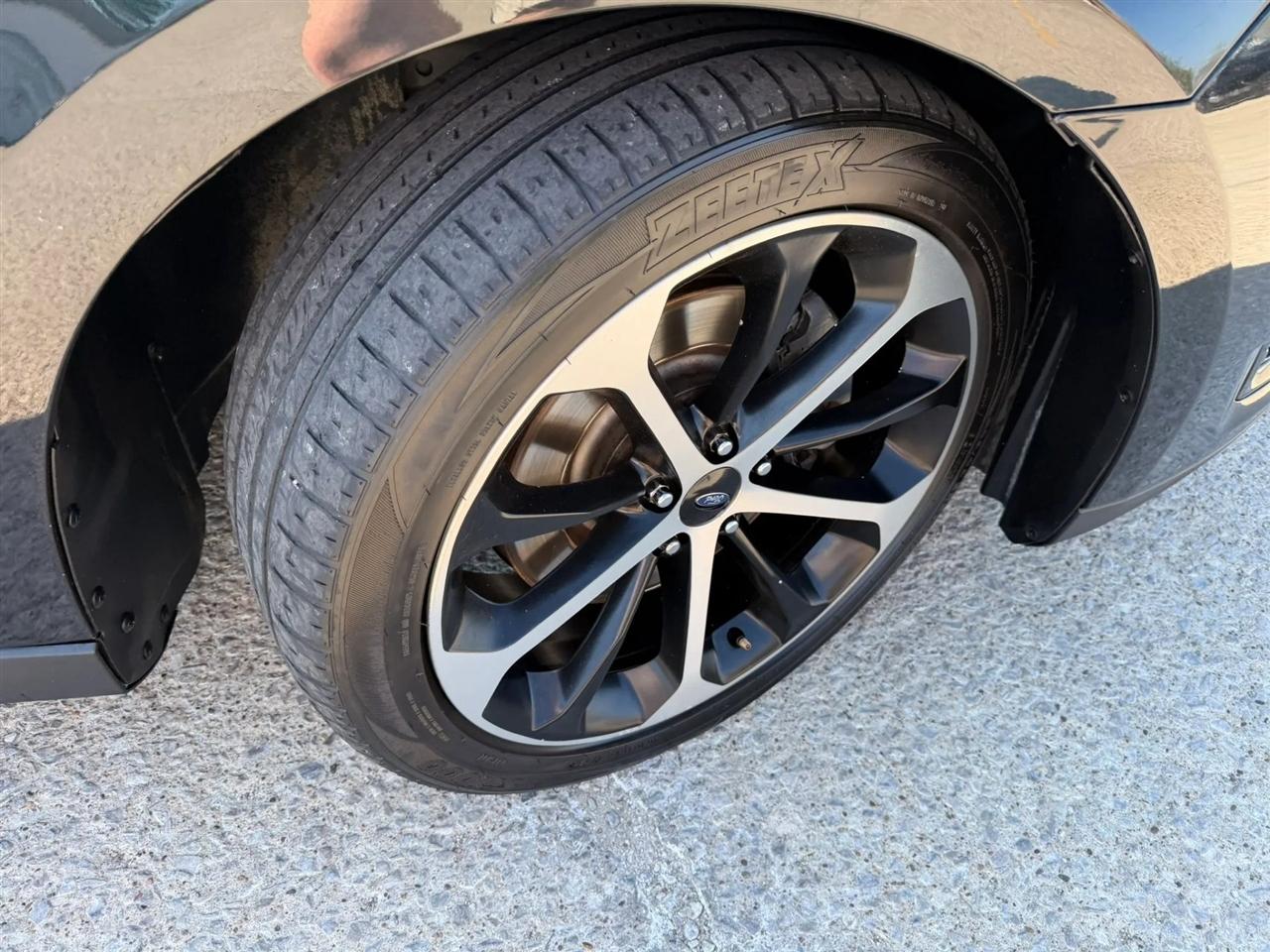 Ford Taurus 4dr Sdn SHO AWD 2014