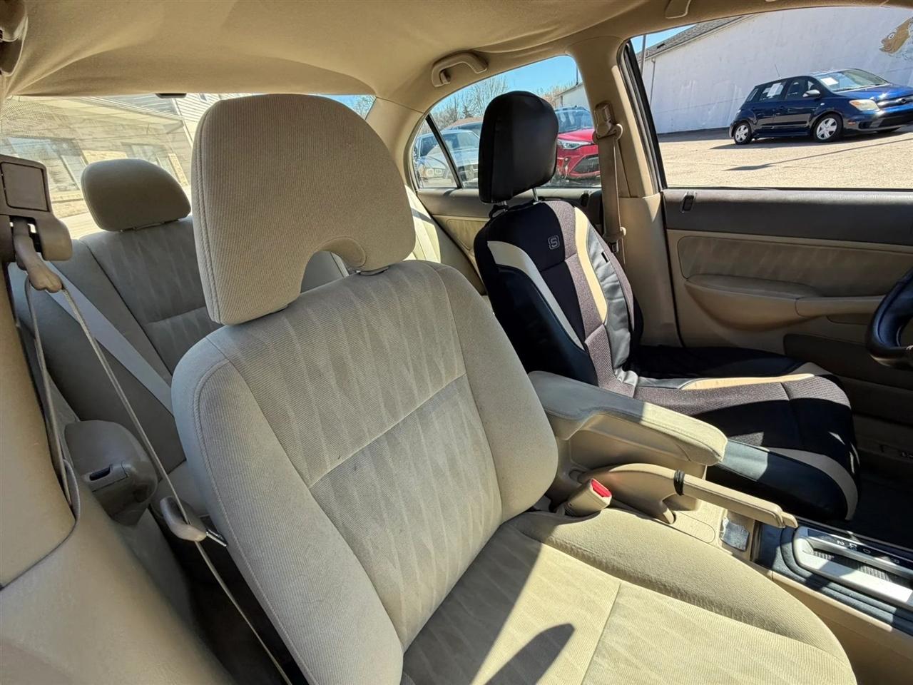 Honda Civic Sdn LX AT 2005