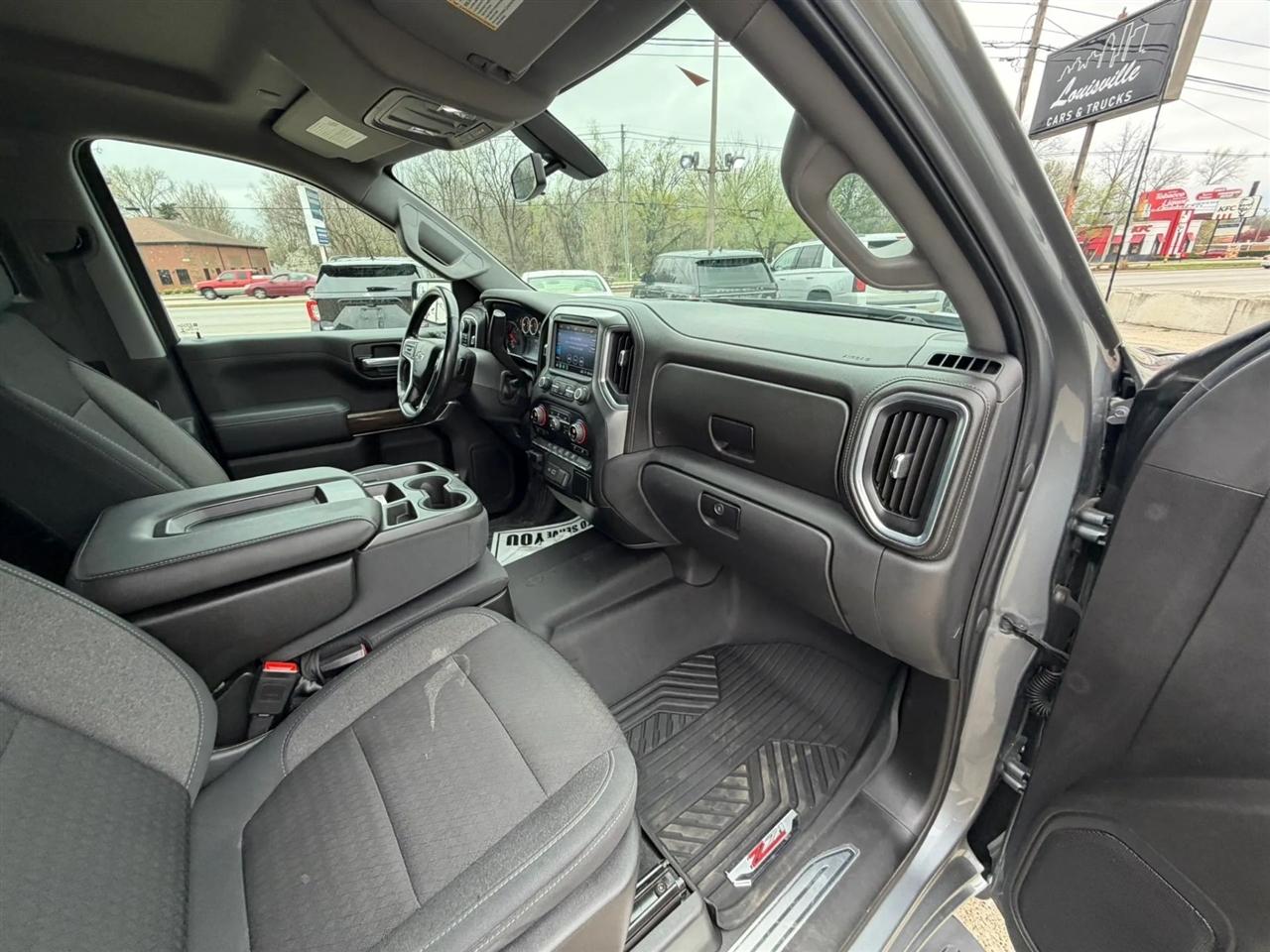 Chevrolet Silverado 1500 4WD Crew Cab 147" RST 2020