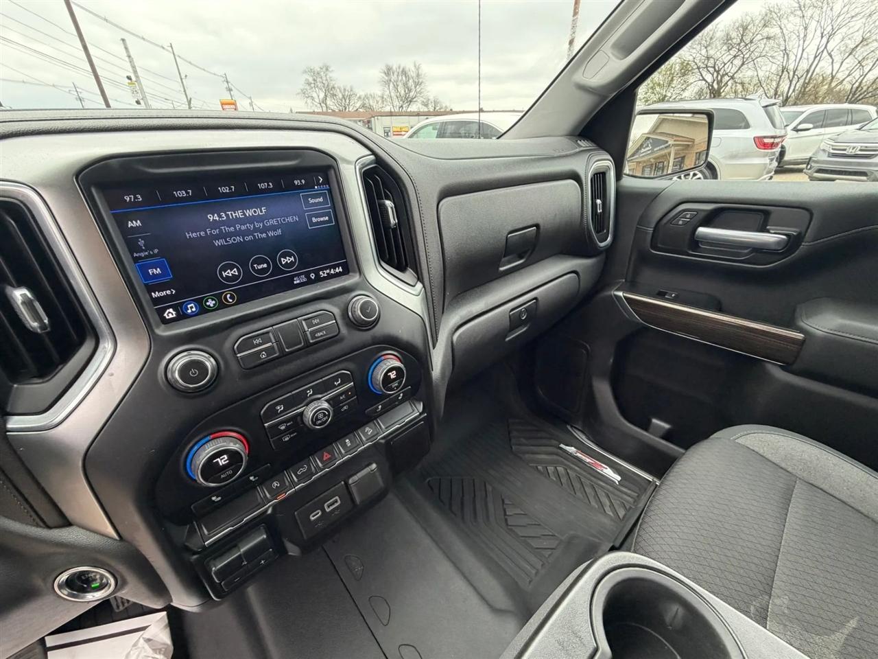 Chevrolet Silverado 1500 4WD Crew Cab 147" RST 2020