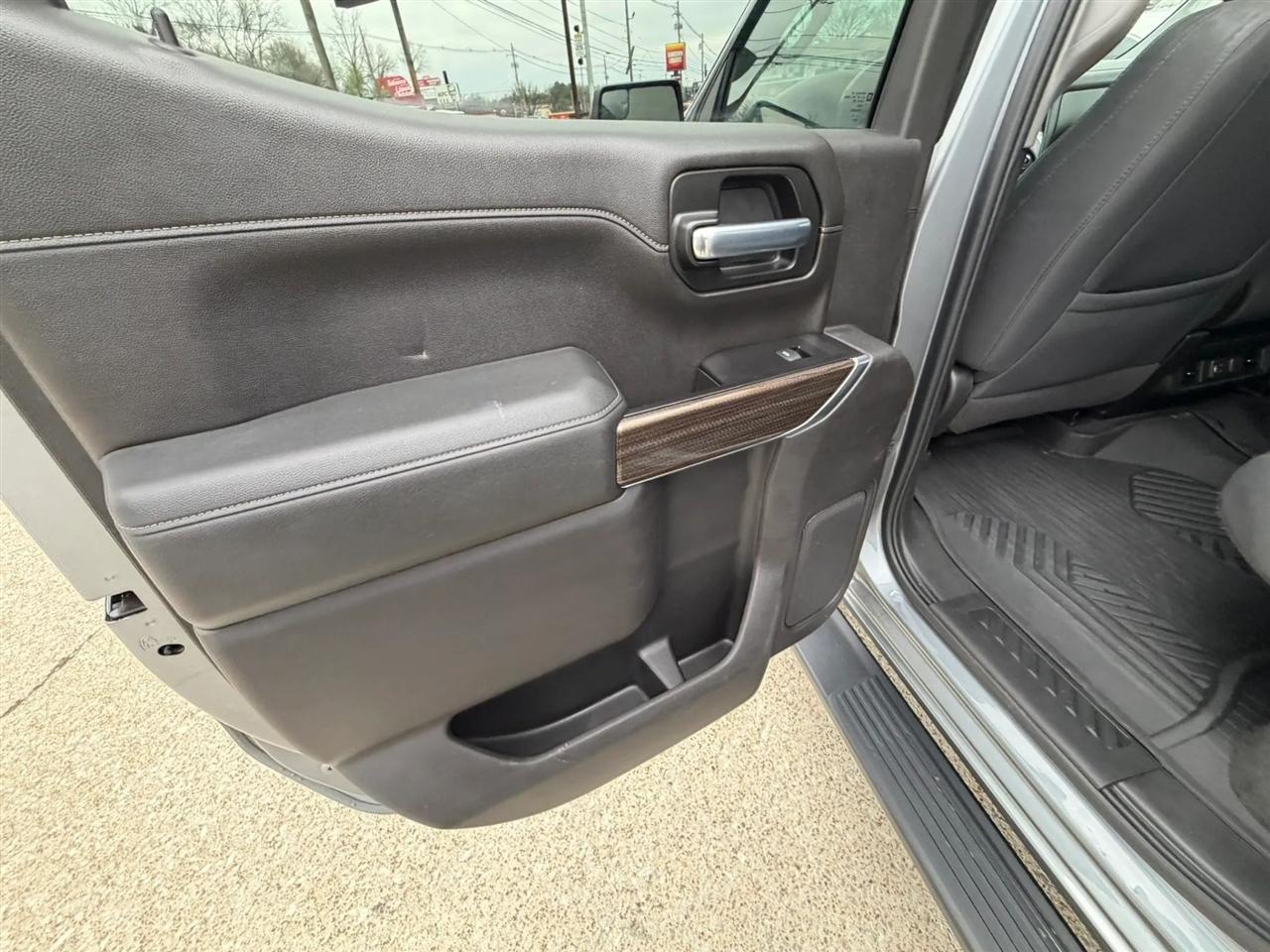 Chevrolet Silverado 1500 4WD Crew Cab 147" RST 2020