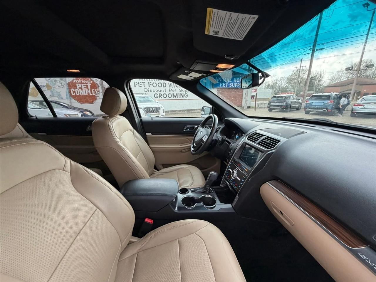 Ford Explorer Limited FWD 2017