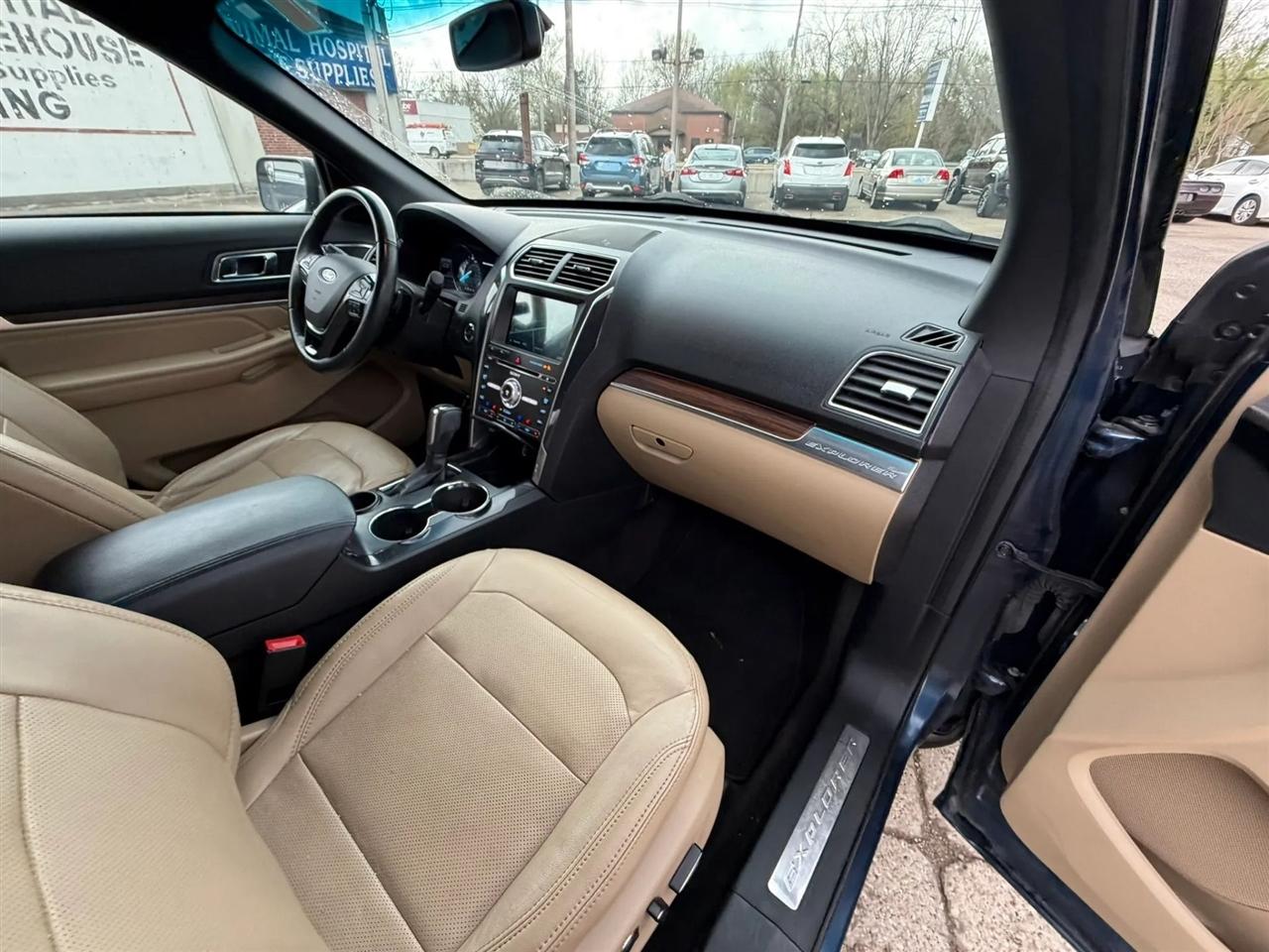 Ford Explorer Limited FWD 2017