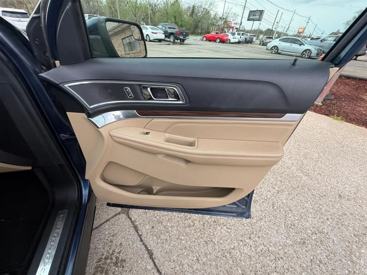 Ford Explorer Limited FWD 2017